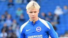 Stevenage sign Brighton midfielder Knight